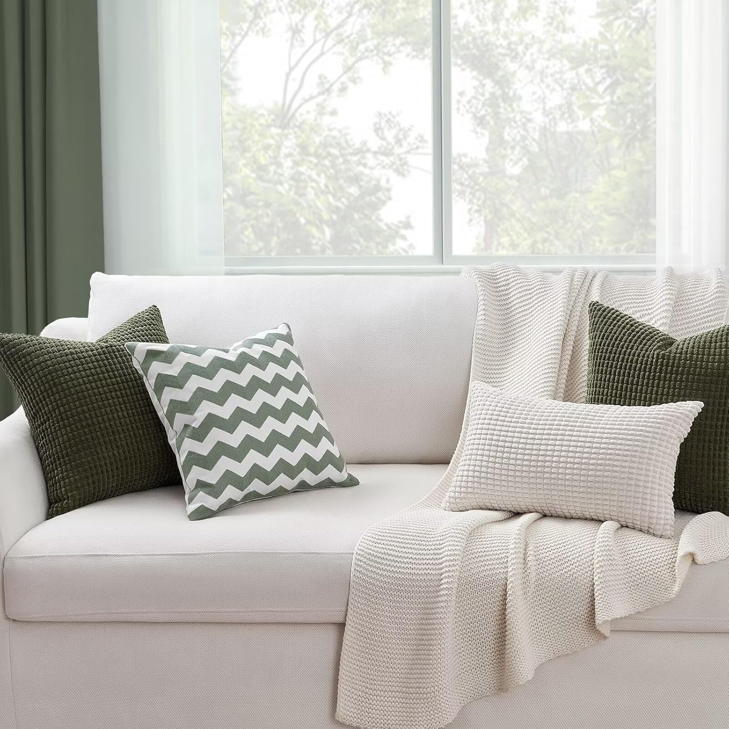 Throw Pillows Covers for Couch, Decorative Fluffy Corduroy Cushion Cover 4 PCS