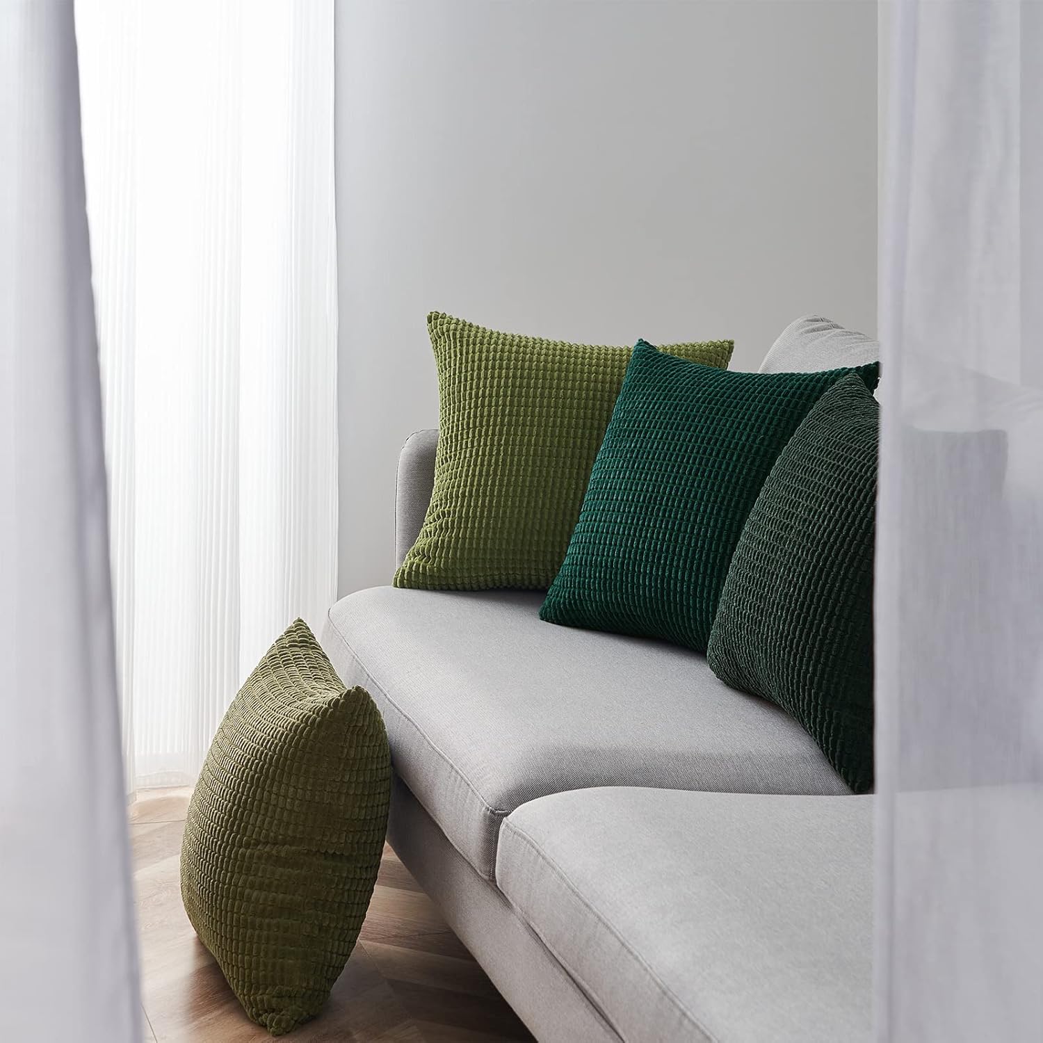 Throw Pillows Covers for Couch, Decorative Fluffy Corduroy Cushion Cover 4 PCS