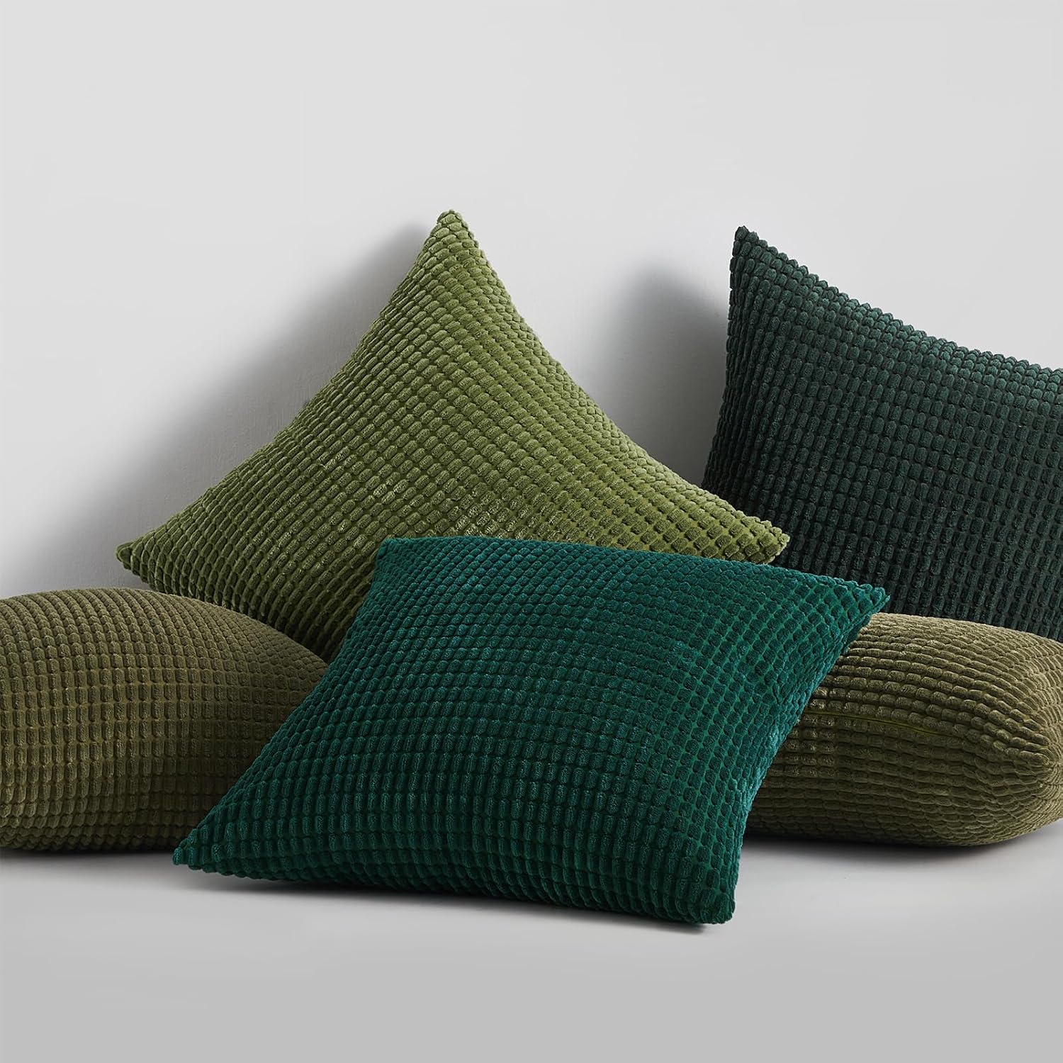Throw Pillows Covers for Couch, Decorative Fluffy Corduroy Cushion Cover 4 PCS