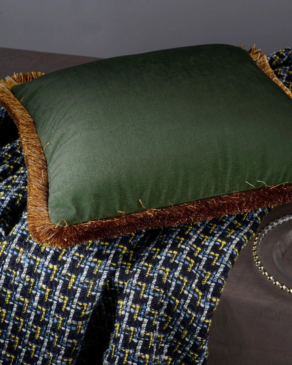 Fashion Velvet Bee Flower Cushion Cover Square Pillowcase For Sofa Bed Home